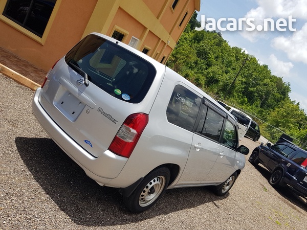 Toyota Probox 1,3L 2017-6