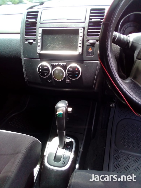 Nissan Tiida 1,5L 2006-5