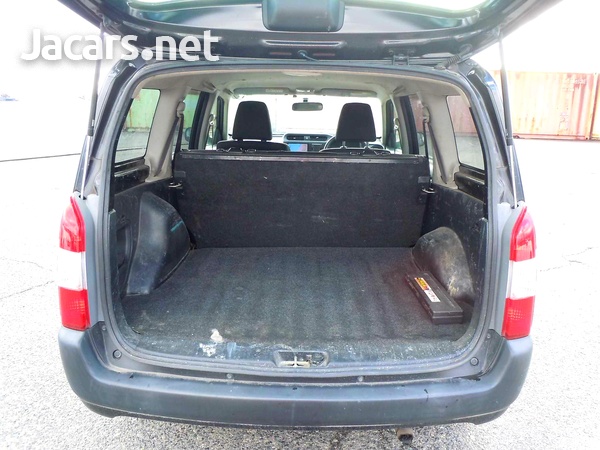 Toyota Probox 1,5L 2016-3