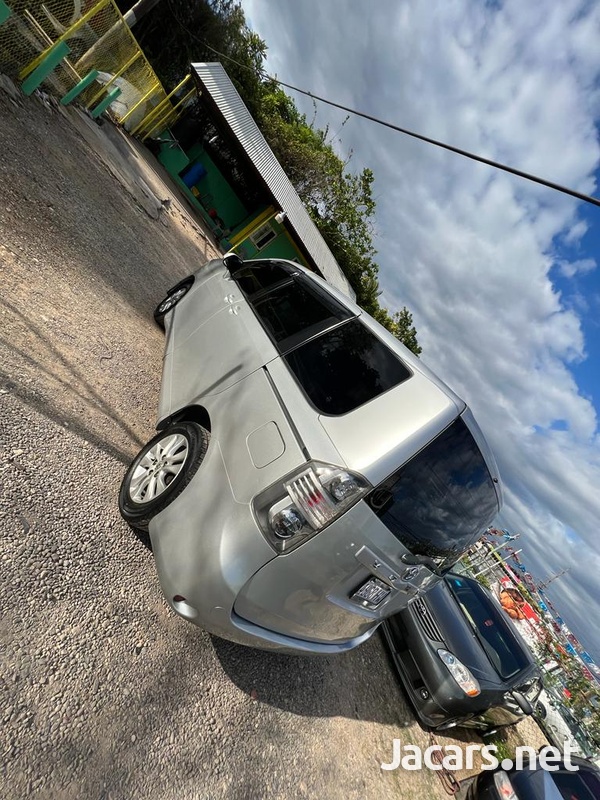 Toyota Voxy 2,0L 2010-10