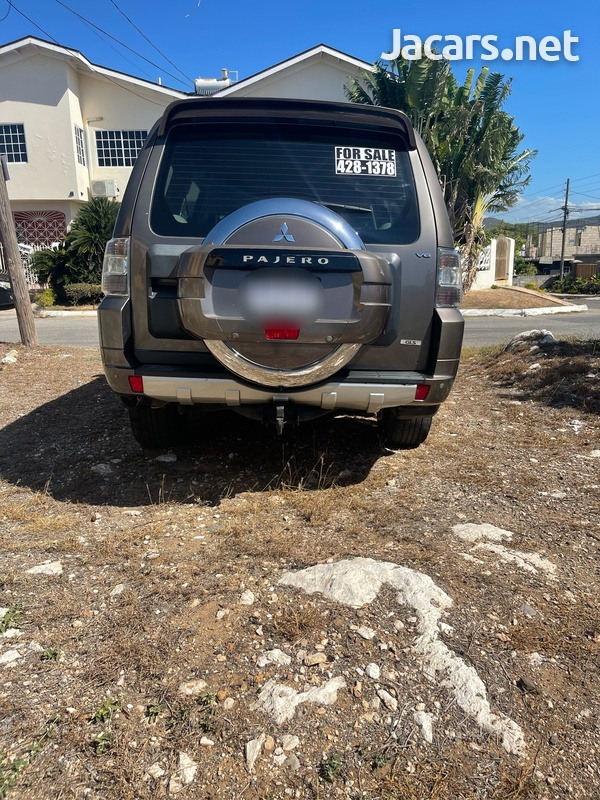 Mitsubishi Pajero 3,0L 2014-4
