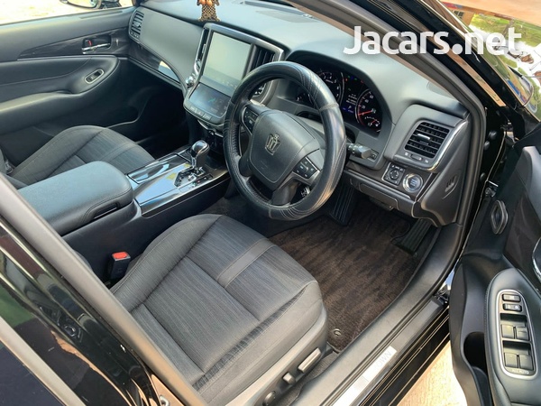 Toyota Crown 3,5L 2016-6
