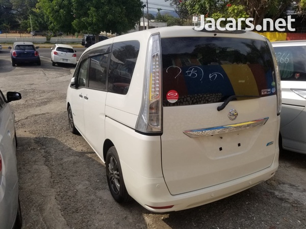 Nissan Serena 2,0L 2014-4