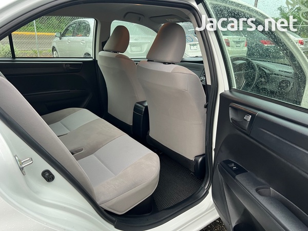 Toyota Axio 1,5L 2017-6
