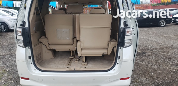 Toyota Vellfire 2013-4