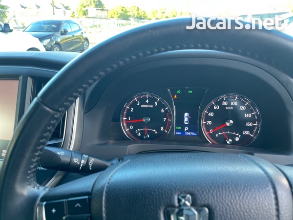 Toyota Crown 2,5L 2015-7