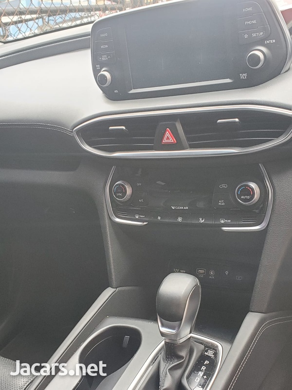 Hyundai Santa Fe 2,2L 2019-7
