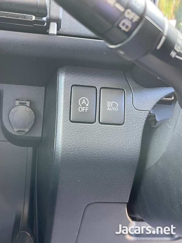 Toyota Probox 1,5L 2017-13