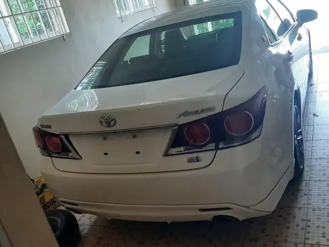 Toyota Crown Athlete 2,0L 2016, Saint Catherine - 4