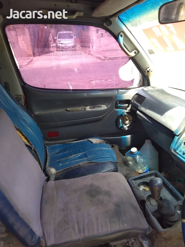 1990 Toyota Haice-5