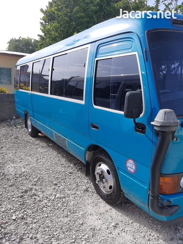 Toyota Coaster 4,0L 2012-1