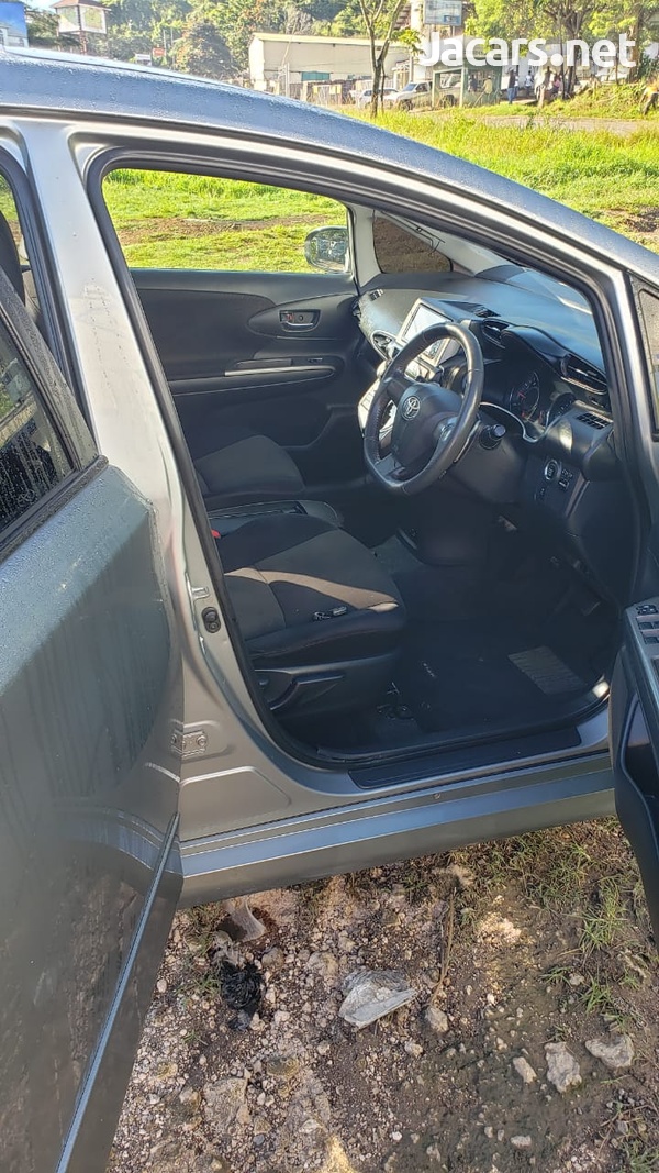 Toyota Wish 1,8L 2011-9