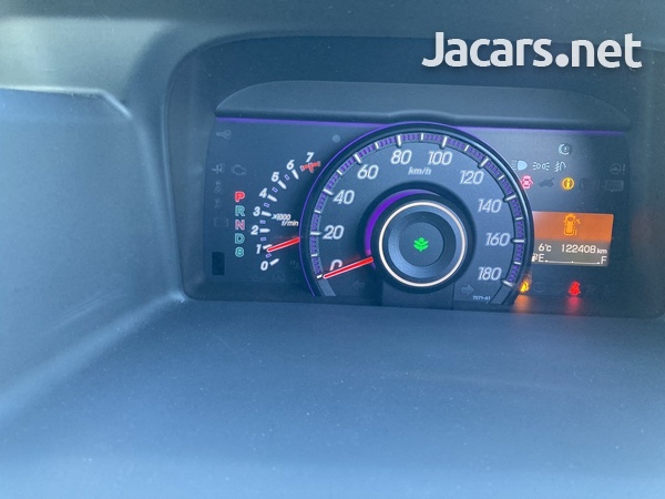 Honda Stepwgn Spada 2,0L 2014-4