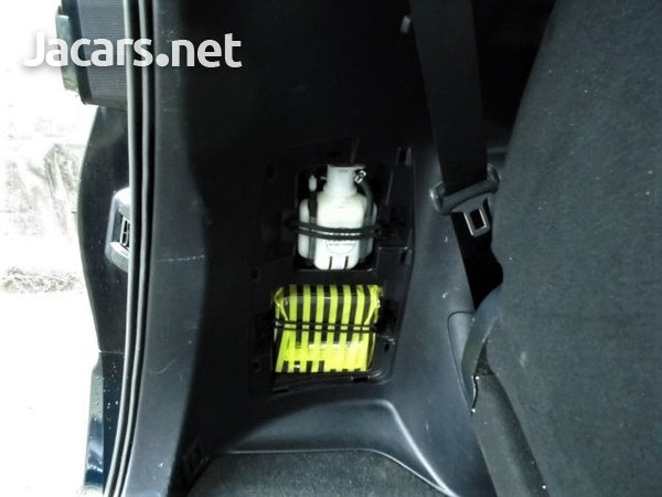Toyota Voxy 2,0L 2016-10