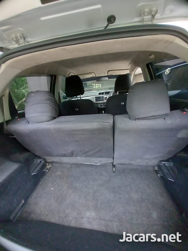 Toyota Vitz 1,3L 2012-4
