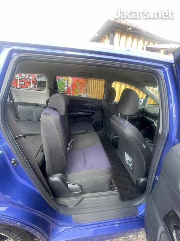 Toyota Wish 1,8L 2013-7