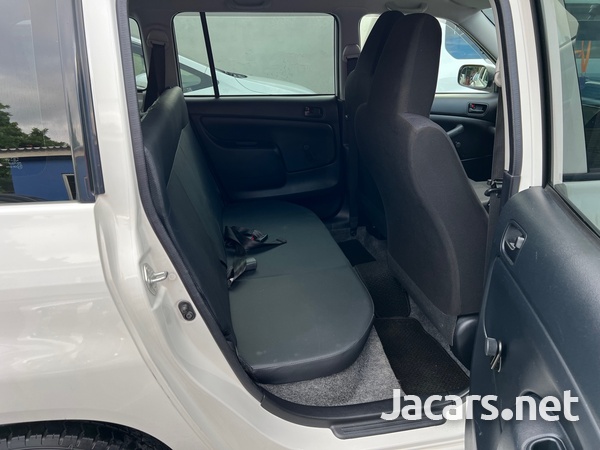 Toyota Probox 1,5L 2018-8