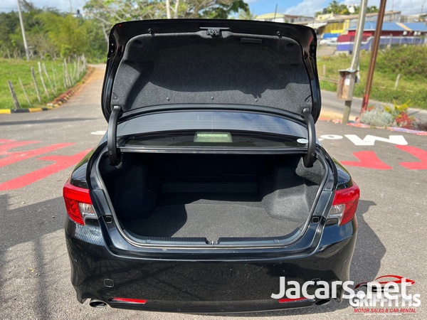 Toyota Mark X 2,5L 2013-11