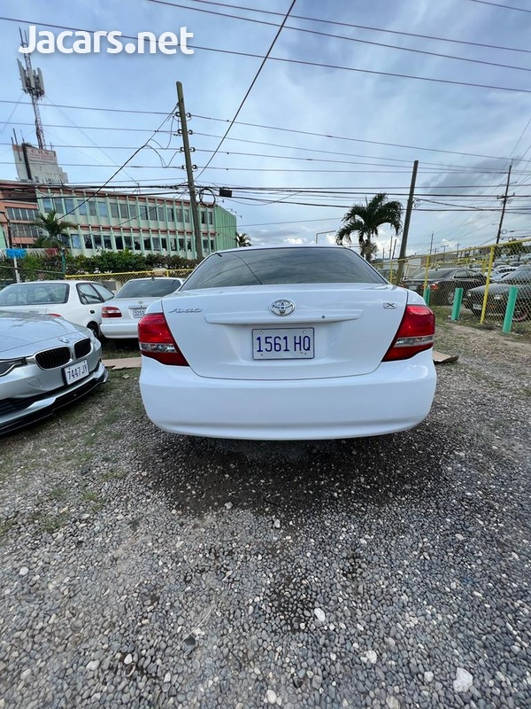 Toyota Axio 1,5L 2011-4