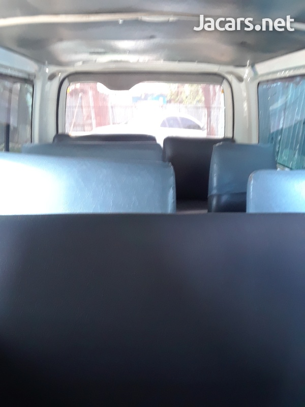 Toyota Hiace 3,0L 2007-4