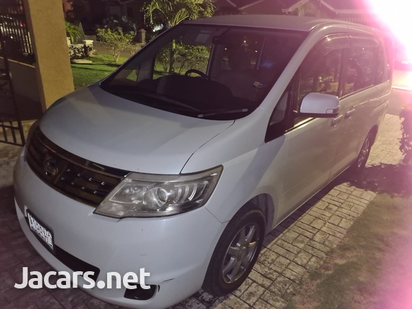 Nissan Serena 2,0L 2009-3