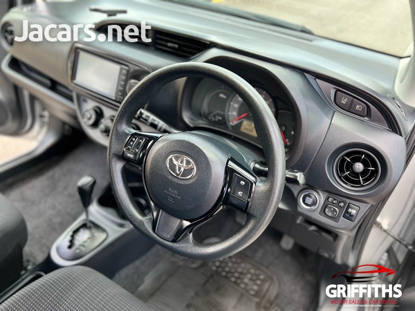 Toyota Vitz 1,0L 2017-10
