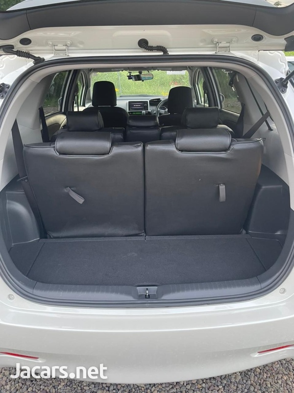 Toyota Wish 1,8L 2017-6