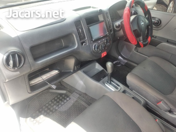Nissan AD Wagon 1,5L 2015-3