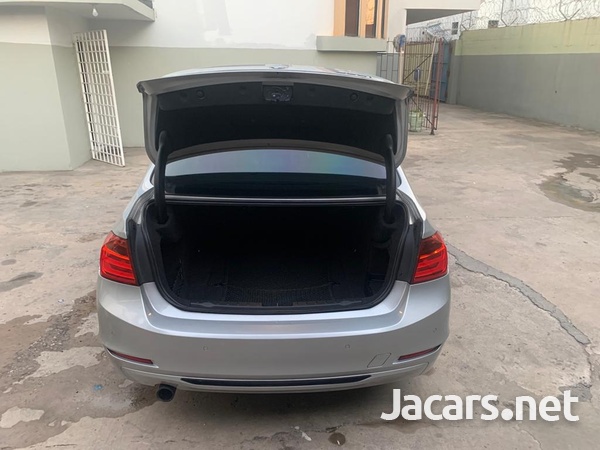 BMW 3-Series 2,0L 2012-5