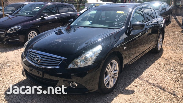 Nissan Skyline 2,5L 2013-1