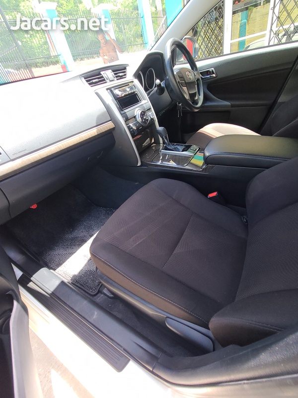 Toyota Mark X 2,5L 2016-9