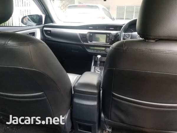 Toyota Corolla Altis 1,6L 2016-9