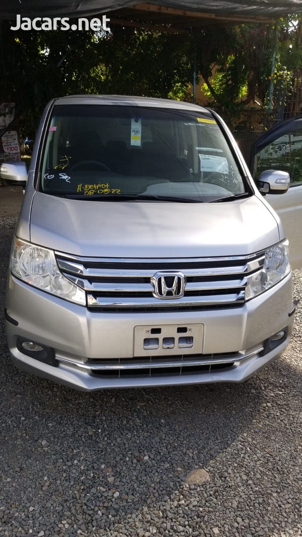 Honda Stepwgn 2,0L 2013-2