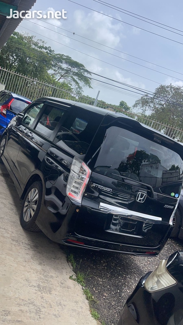 Honda Stepwgn Spada 2,0L 2013-3