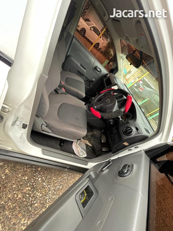Nissan AD Wagon 1,5L 2015-8