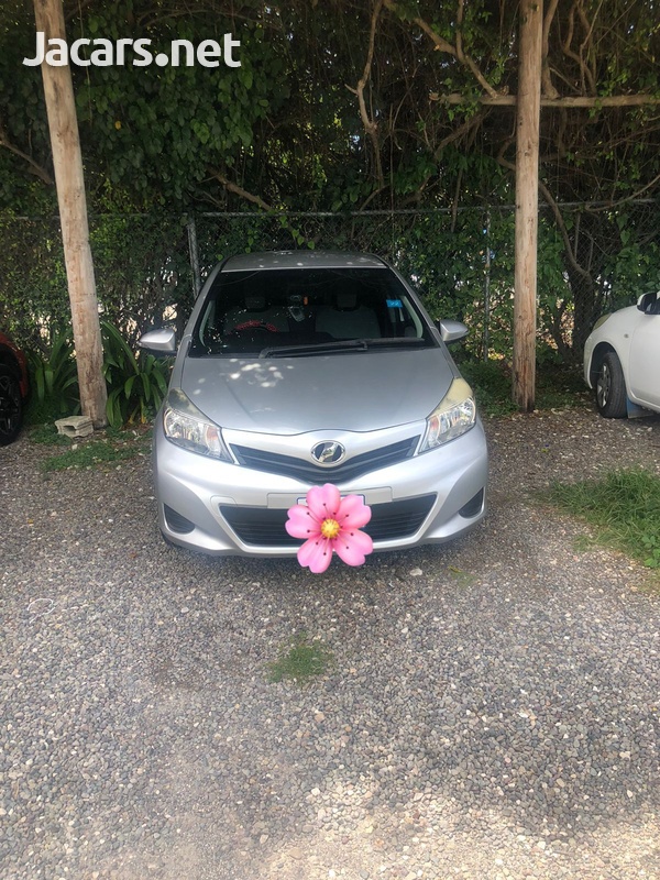 Toyota Vitz 1,3L 2014-6