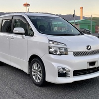 Toyota Voxy 2,0L 2013 Toyota Voxy 2,0L 2013