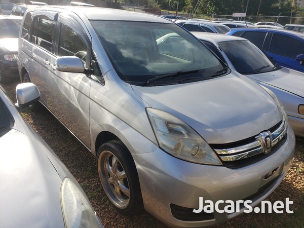 Toyota Isis 1,8L 2012-1
