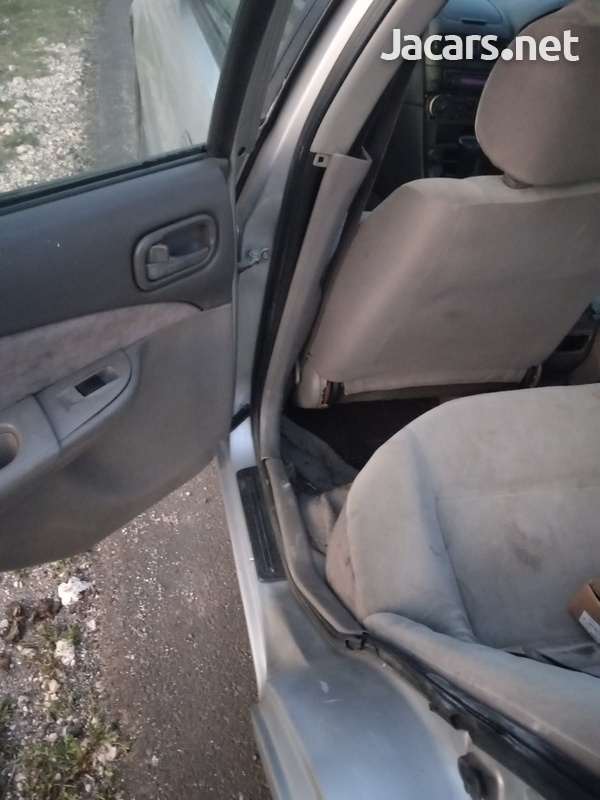 Nissan Sunny 1,6L 2001-7