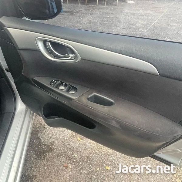 Nissan Sylphy 1,5L 2014-4