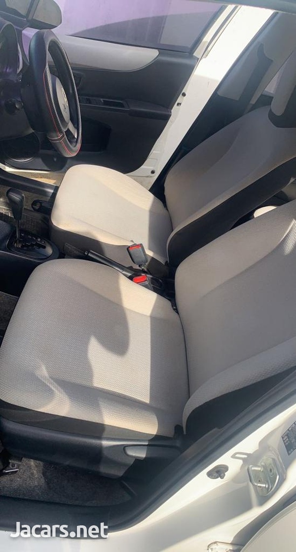 Toyota Vitz 1,3L 2012-4