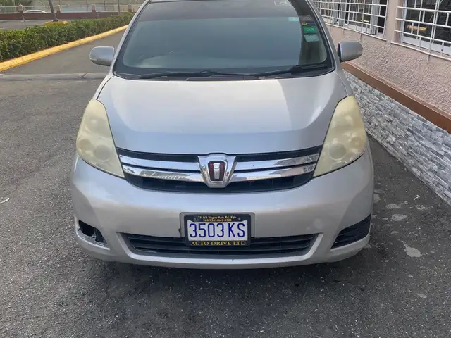Toyota Isis