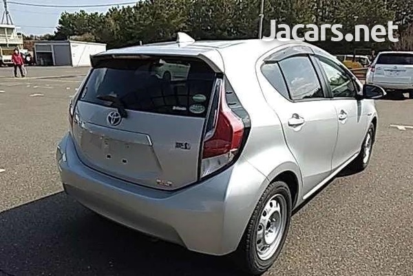 Toyota Aqua 1,5L 2017-4