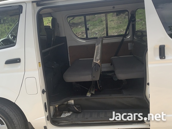 Toyota Hiace 2,5L 2012-7
