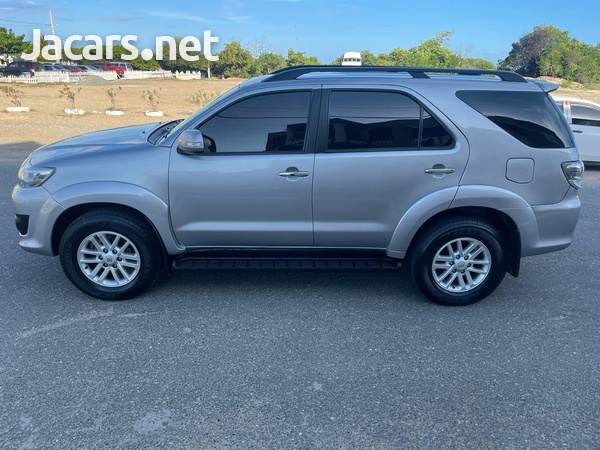 Toyota Fortuner 2,7L 2016-8