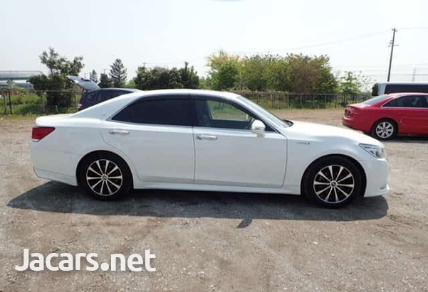 Toyota Crown 2,5L 2015