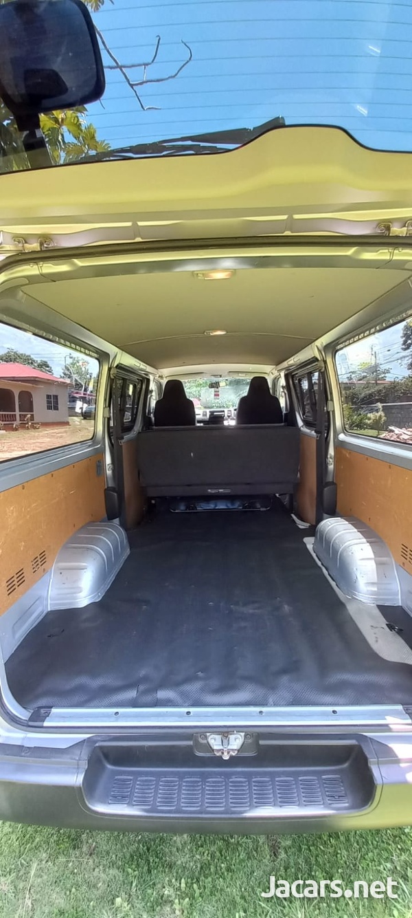 Toyota Hiace 2,0L 2017-5