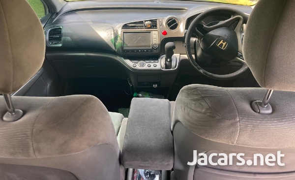 Honda Stream 1,8L 2010-5