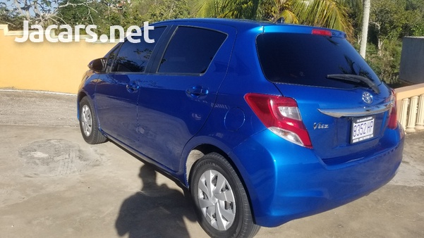 Toyota Vitz 1,3L 2014-3