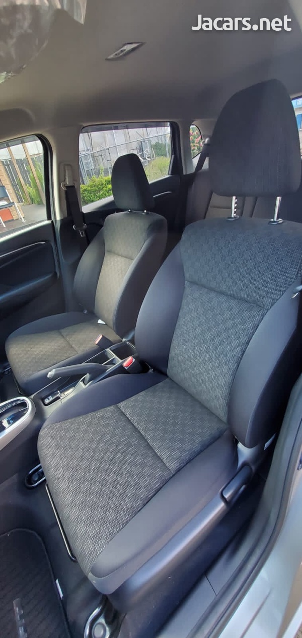 Toyota Vitz 1,0L 2017-10